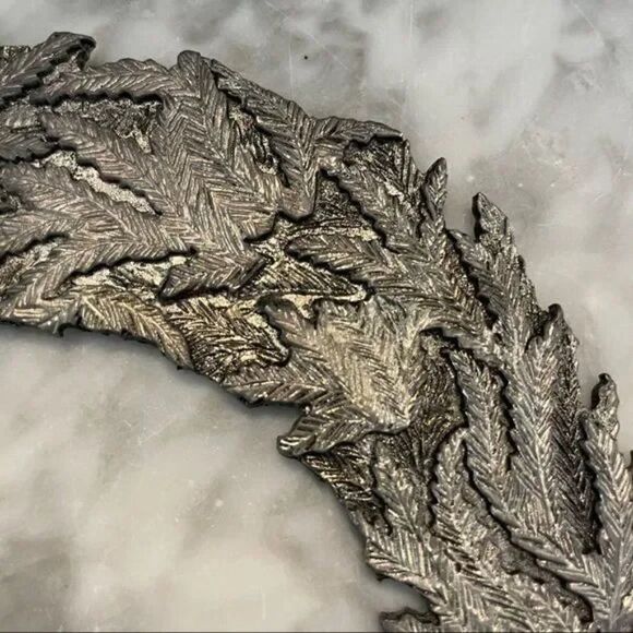 Handmade Metal Christmas Wreath - Picture 4 of 6